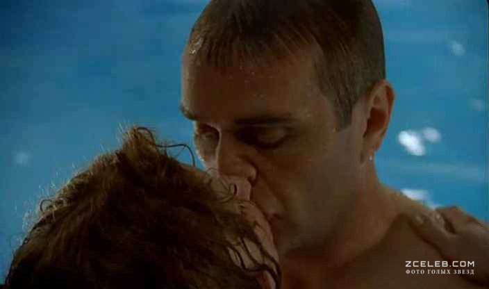 Полностью Голая Амалия Мордвинова Бегает Под Обстрелами – 27 Украденных Поцелуев 2000