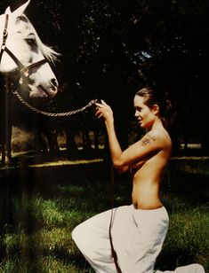 Эротическая фотосессия Анджелины Джоли для журнала Rolling Stone фото #3