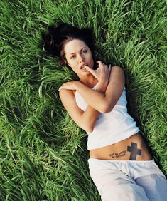 Эротическая фотосессия Анджелины Джоли для журнала Rolling Stone фото #7