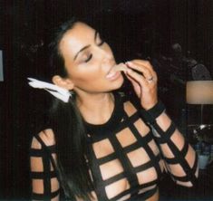 Обнаженная Ким Кардашьян на фото со съемок для модных домов и журналов фото #5