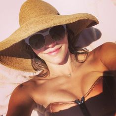 Сексапильная Кэтрин МакФи на пляже Кабо-Сан-Лукас фото #4