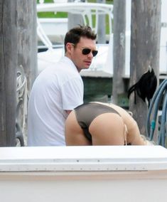 Сексуальная Джулианна Хаф в бикини на отдыхе в Майами фото #1