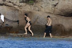 Деми Ловато в монокини на пляже Сен-Бартелеми фото #10
