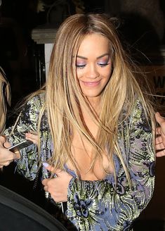 Рита Ора обнажила грудь после шоу X Factor фото #4