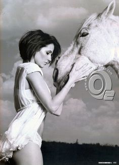 Красивая Дебора Секку в эротической фотосессии для журнала VIP фото #13