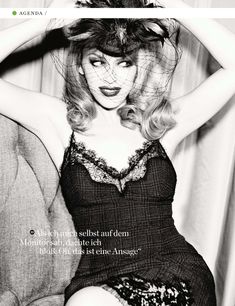 Кайли Миноуг  в эротическом белье для журнала GQ фото #5