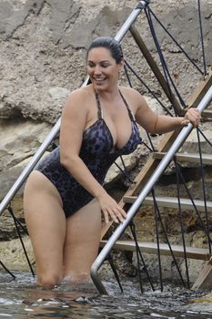Келли Брук в купальнике на острове Искья фото #2