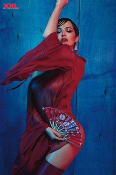 Даша Астафьева в эро фотосесии для журнала XXL фото #7