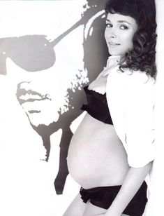 Раздетая беременная Ирена Понарошку в журнале OK фото #3