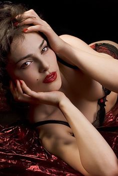 Обнаженная Сати Казанова в журнале Moulin Rouge фото #12