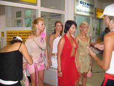 Ксения Новикова без лифчика в Греции фото #7
