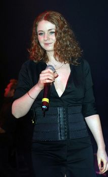 Открытое декольте Лены Катиной на концерте в «G-A-Y» фото #7