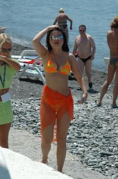 Наташа Королева в бикини на пляже фото #10