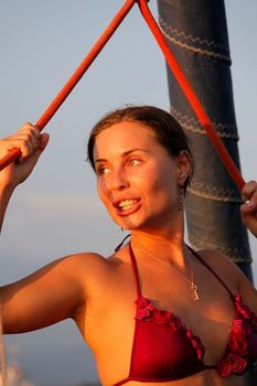 Юлия Михалкова-Матюхина в сексуальном бикини на яхте фото #3