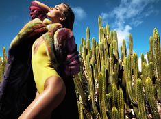 Горячая фотосессия Эльзы Хоск для Vogue Spain фото #6