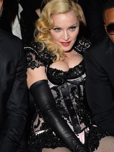 Мадонна засветила попку на The 57th Annual GRAMMY Awards фото #2