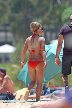 Шикарное тело Бритни Спирс в оригинальном бикини на Гавайях фото #6