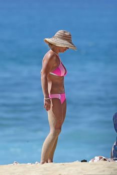 Фигуристая Бритни Спирс в сексуальном бикини на Гавайях фото #1