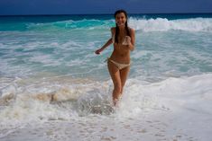 Сексуальная Елена Темникова в купальнике на Сейшельских островах фото #3