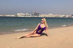 Пышногрудая Анна Семенович в купальнике на отдыхе в Дубае фото #3