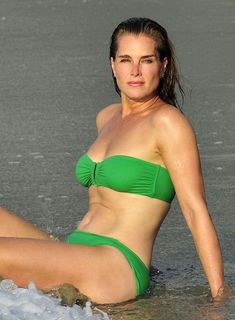 Привлекательная Брук Шилдс в купальнике отдыхает в Мексике фото #5