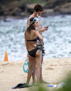 Сексуальная Виктория Джастис в купальнике на Гавайях фото #8