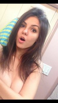 Украденные фото Виктория Джастис с голыми сиськами фото #25