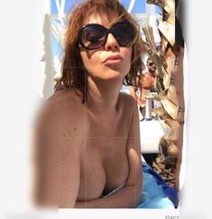 Горячая Наталья Штурм обнажила грудь в Болгарии фото #3