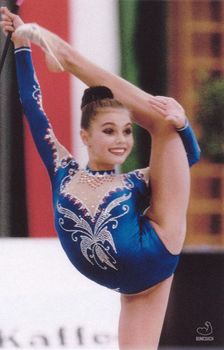 Молодая Алина Кабаева в отличной спортивной форме фото #1