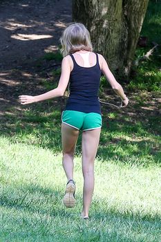 Аккуратная попка Тейлор Свифт в коротких шортах в Голливуде фото #9