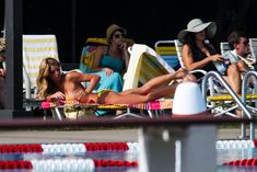 Горячая Эшли Грин в сексуальном купальнике на съёмках фильма «Лето на Статен-Айленд» фото #12