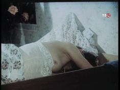 Екатерина Стриженова показала голую грудь в фильме «Американский дедушка» фото #3