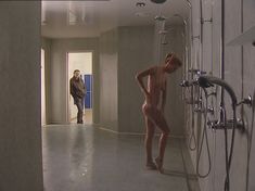 Полностью голая Анна Лутцева в сериале «Бандитский Петербург 8: Терминал» фото #17