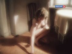 Красивая голая грудь Жанны Эппле в сериале «Белые одежды» фото #10