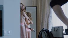 Яркая Екатерина Кабак оголила грудь и попу в российском сериале «Бесстыдники» фото #24