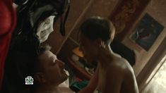 Елизавета Мартинес показала голую грудь в российском сериале «Бесстыдники» фото #2
