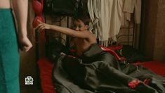 Елизавета Мартинес показала голую грудь в российском сериале «Бесстыдники» фото #9