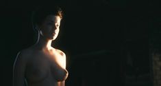 Красотка Анна Старшенбаум снялась полностью голой в фильме «Детям до 16...» фото #18