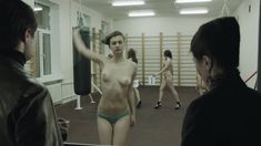 Полностью голая Ирина Вилкова в фильме «Её звали Муму» фото #39