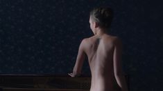 Полностью голая Ирина Вилкова в фильме «Её звали Муму» фото #65