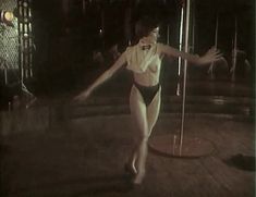 Полностью голая Жанна Эппле в фильме «Заряженные смертью» фото #5