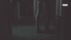 Елена Лядова засветила грудь в сериале «Измены» фото #6