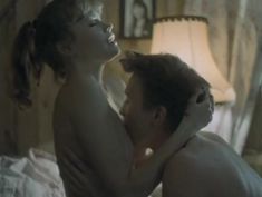 Анна Назарьева оголила грудь и попу в фильме «Как живете, караси?» фото #9
