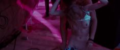 Марина Васильева показала голые грудь и попу в фильме «Как меня зовут» фото #11