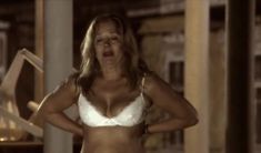 Ирина Алферова показала голую грудь в сериале «Капкан» фото #8