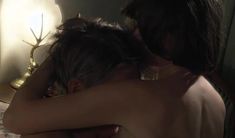 Лёгкий засвет груди Ольги Погодиной в сериале «Капкан» фото #3