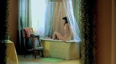 Евгения Трофимова оголила грудь и попу в фильме «Летний дождь» фото #15
