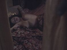 Любовь Тихомирова оголила грудь в сериале «Любовные авантюры» фото #42