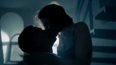 Сексуальная Любовь Аксенова показала голые сиськи в сериале «Мажор» фото #31