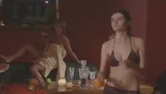 Оксана Сташенко слегка засветила грудь в сериале «Место под солнцем» фото #7
